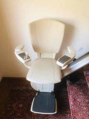 Traplift rechte trap - Thyssenkrupp beschikbaar voor biedingen