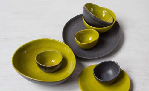 Nieuw Fijn aardewerk servies Miro in diverse kleuren - Verde, Huis en Inrichting, Keuken | Servies, Nieuw, Compleet servies, Overige stijlen