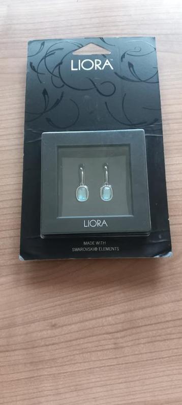 Liora oorbellen met Swarovski steentjes.Nieuw. Ongeopend beschikbaar voor biedingen