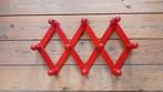 Porte manteau, suspension murale en accordéon. Rouge, 80', Enlèvement ou Envoi, Utilisé