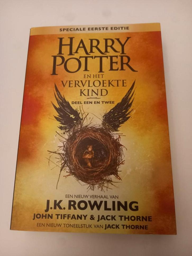 Harry Potter en het vervloekte kind - toneelstuk Jack Thorne, Boeken, Kinderboeken | Jeugd | 13 jaar en ouder, Ophalen of Verzenden