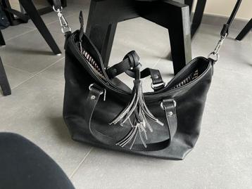 Een zwarte dames handtas weinig gebruikt kleur zwart
