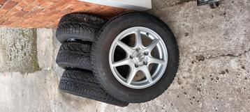 Volkswagen velgen met zeer goede banden.  beschikbaar voor biedingen