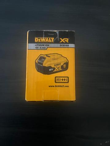 Batterie dewalt DCB184