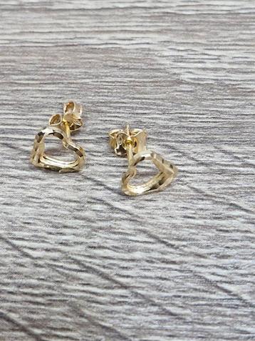 18k gouden oorbellen  beschikbaar voor biedingen