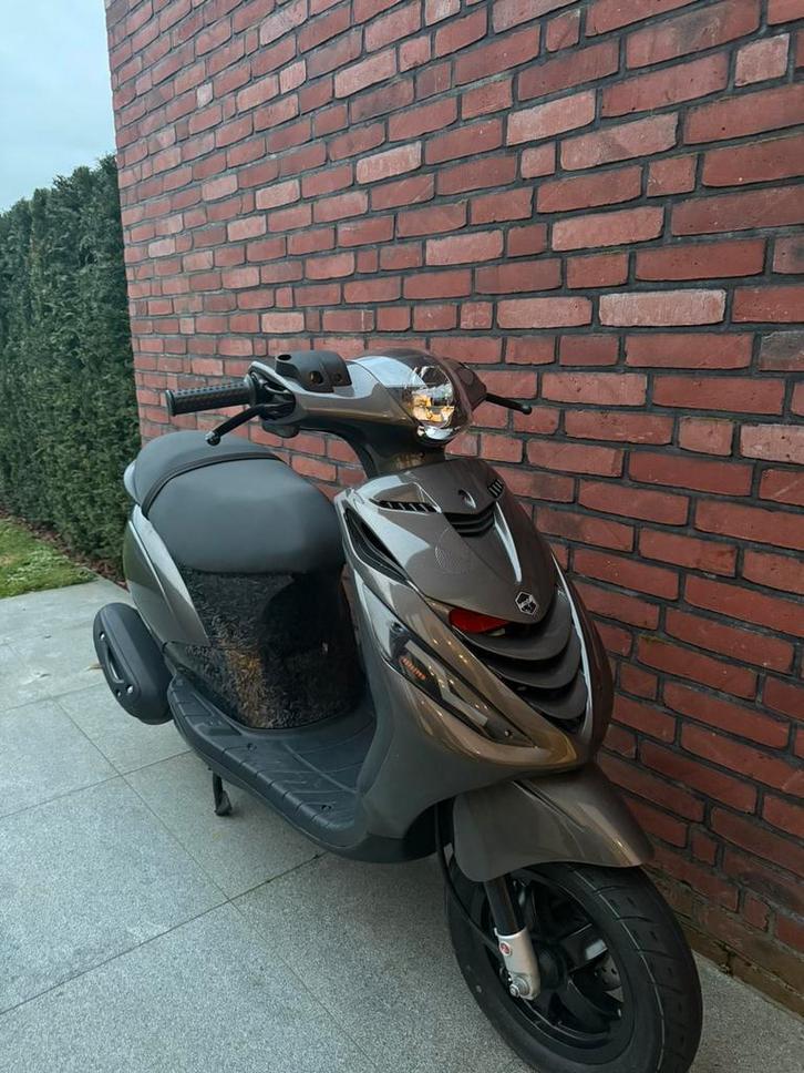 Piaggio zip a klasse, Fietsen en Brommers, Scooters | Piaggio, Zo goed als nieuw, Zip, Ophalen