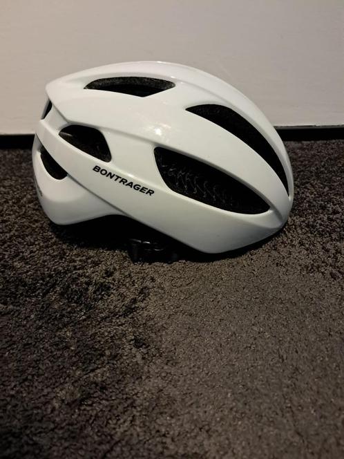 NIEUW Bontrager Starvos Wavecel fietshelm / Mt : S / 51-57cm, Fietsen en Brommers, Fietsaccessoires | Fietshelmen, Nieuw, Heer of Dame