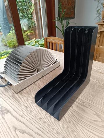 Vintage lp en single houder beschikbaar voor biedingen