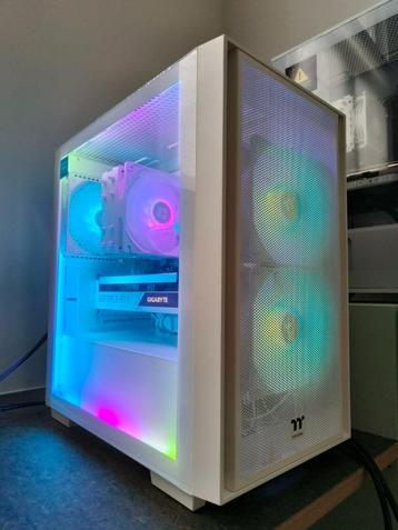 iCUE White Gaming PC RTX 3070 32GB RAM 1TB nVME  beschikbaar voor biedingen