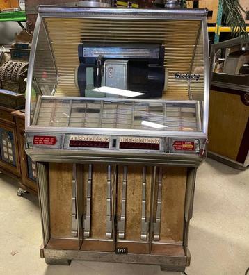 Hele nette Seeburg HF100R Jukebox uit 1954 compleet.