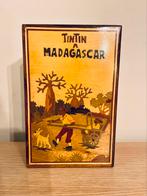 Tintin à Madagascar - Coffret en bois, Collections, Personnages de BD, Comme neuf, Tintin, Enlèvement