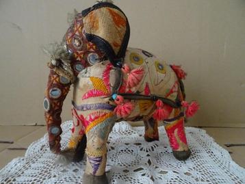 Beeld olifant India vintage Rajasthani olifant India 23cm beschikbaar voor biedingen
