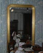 Grand miroir avec encadrement doré., Antiquités & Art, Rectangulaire, 150 à 200 cm, 50 à 100 cm, Enlèvement