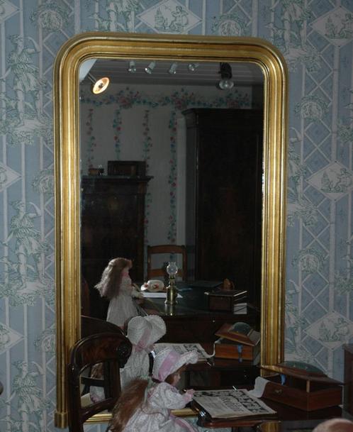 Grand miroir avec encadrement doré., Antiquités & Art, Antiquités | Miroirs, 50 à 100 cm, 150 à 200 cm, Rectangulaire, Enlèvement
