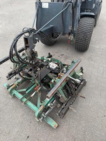 Hunklinker legklem voor machinaale bestrating beschikbaar voor biedingen