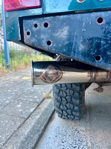 Sportuitlaat defender 110 beschikbaar voor biedingen