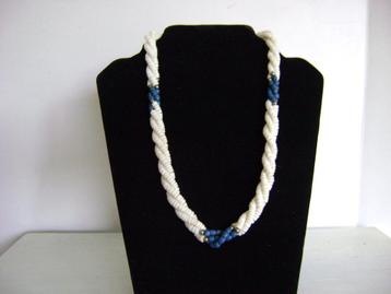 vintage halsketting stukjes schelp spiraal wit en blauw, Enlèvement ou Envoi