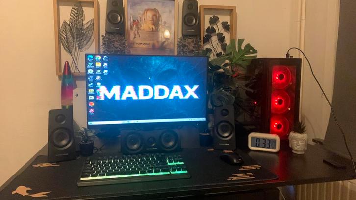 gaming setup, Games en Spelcomputers, Games | Pc, Ophalen