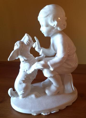 Porseleinen beeldje beschikbaar voor biedingen