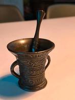 Oude bronzen/messing vijzel met stamper, Antiek en Kunst, Antiek | Brons en Koper, Ophalen of Verzenden, Brons