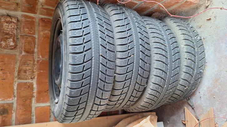 stale velgen past op honda en opel  met winterbanden, Auto-onderdelen, Banden en Velgen, Velg(en), Winterbanden, Ophalen
