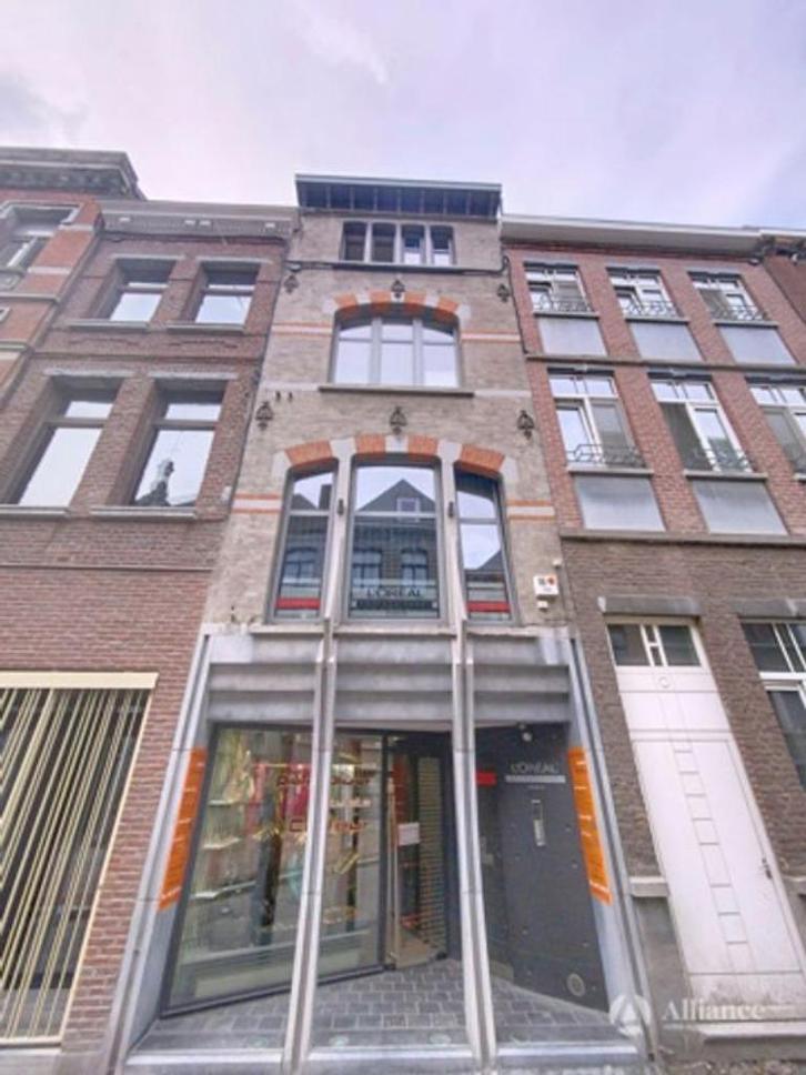 Immeuble rapport-commerce salon de coiffure, 4 kots, studio, Immo, Maisons à vendre, Province de Hainaut, Jusqu'à 200 m², Maison 2 façades