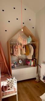 Kinderkast met bijhorende dressoir, Ophalen, Zo goed als nieuw