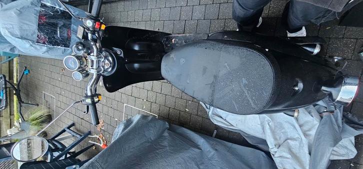 A klasse schooter 34 per uur heelemaal in orde, Fietsen en Brommers, Scooters | Overige merken, Zo goed als nieuw, Ophalen