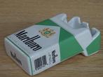 Cendrier en forme de colis « Marlboro », Enlèvement ou Envoi, Neuf, Cendrier