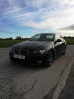 BMW 325i E92, Autos, BMW, Cuir, 2497 cm³, Noir, 203 g/km