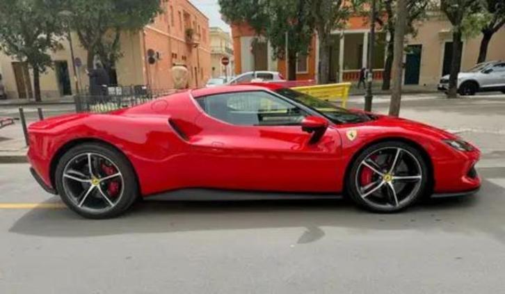 Ferrari 296 GTB, Auto's, Ferrari, Particulier, 296 GTB, ABS, Achteruitrijcamera, Adaptieve lichten, Apple Carplay, Hybride Elektrisch/Benzine