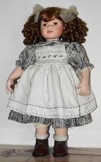 Porselein pop 50 cm, Verzamelen, Poppen, Ophalen of Verzenden, Zo goed als nieuw, Pop