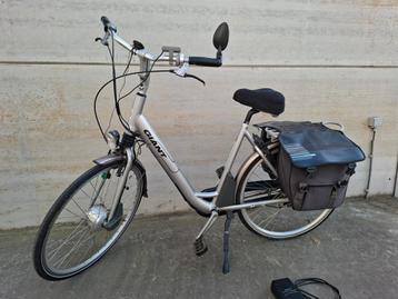 Damesfiets elektrisch merk Giant met oplader, Giant, Enlèvement, 55 à 59 cm, Moins de 30 km par batterie