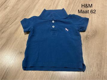 Donkerblauwe polo (H&M, maat 62) beschikbaar voor biedingen