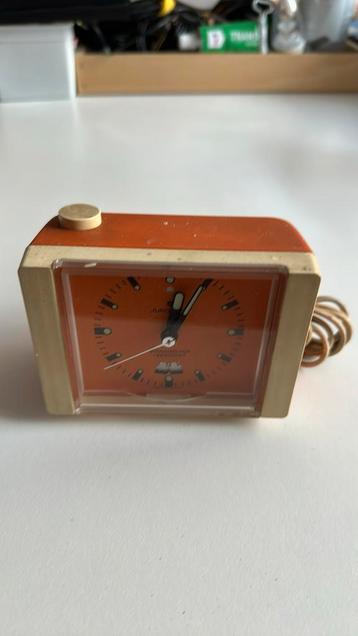 Vintage elektrische wekker beschikbaar voor biedingen