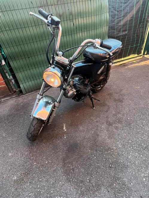 Dax brommer! Start en rijdt met papieren!, Fietsen en Brommers, Brommers | Honda, Zo goed als nieuw, Ophalen