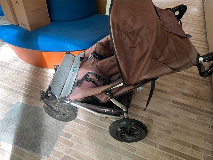 Mountain Buggy DUO Met 2 gloednieuwe achterbanden!, Kinderen en Baby's, Buggy's, Gebruikt, Duomodel, Verstelbare rugleuning, Zonnekap