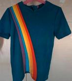 K3 regenboog kleedje maat 116, Ophalen, Gebruikt