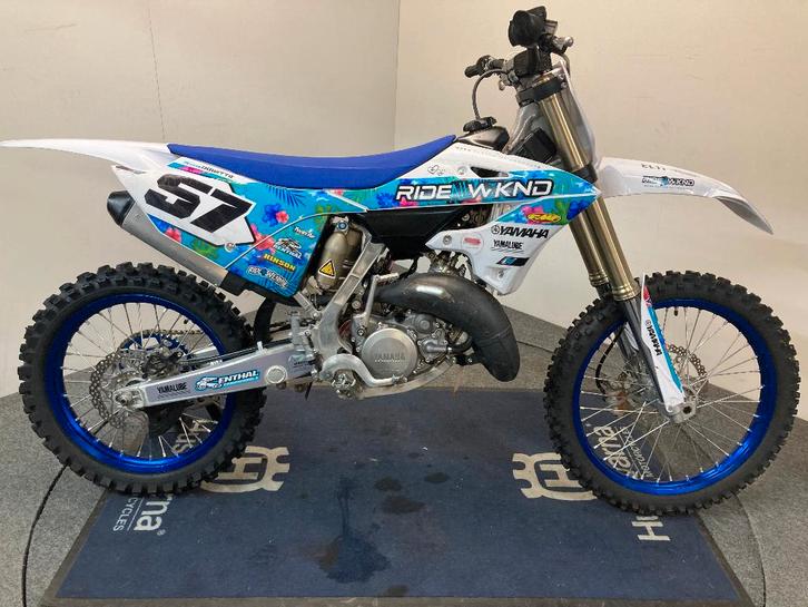 Yamaha YZ 125 MY'24 réf. LS 3239, Motos, Motos | Yamaha, Entreprise, Moto de cross, 1 cylindre, Enlèvement