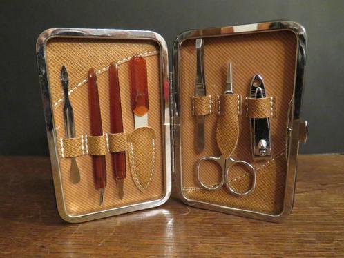 Etui voor manicure, Handtassen en Accessoires, Toilettassen, Zo goed als nieuw, Heer of Dame, Bruin, Ophalen of Verzenden