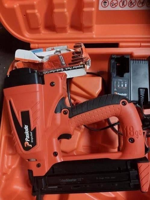Pistolet à ongles Paslode IM50 F18 Hacker, Bricolage & Construction, Enlèvement, Comme neuf, Moins de 50 mm, Autres types
