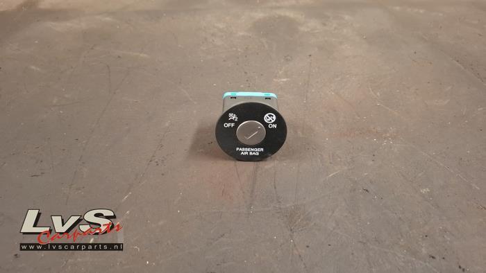 Airbag schakelaar van een Kia Stonic, Auto-onderdelen, Elektronica en Kabels, Kia, Gebruikt, 3 maanden garantie, Ophalen of Verzenden