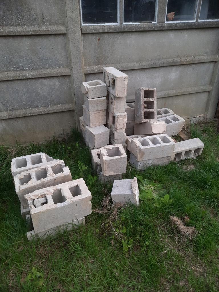 Gratis beton blokken, Doe-het-zelf en Bouw, Ophalen, Gebruikt, Beton