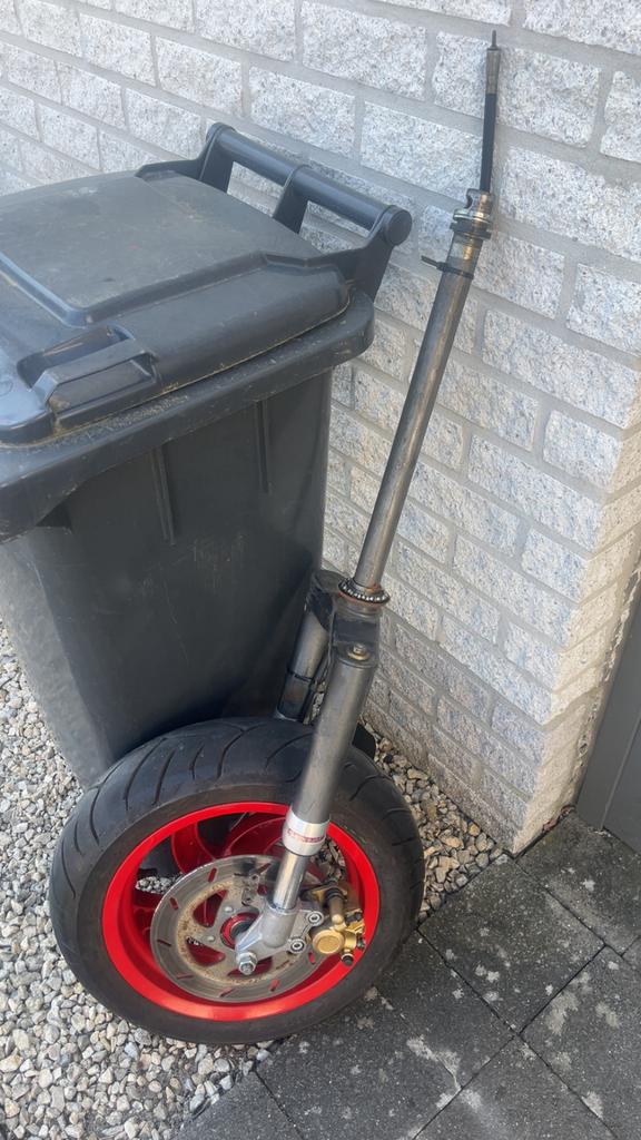 Gilera Runner voorvork compleet!, Fietsen en Brommers, Brommeronderdelen | Algemeen, Ophalen, Zo goed als nieuw, Frame