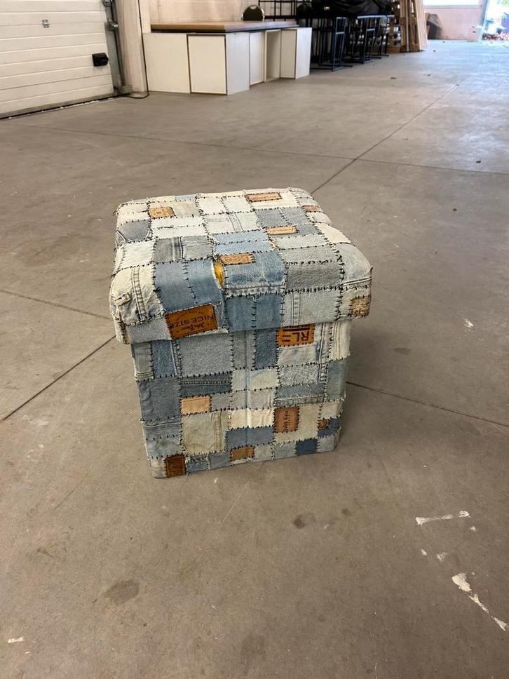Box de rangement patchwork denim, Huis en Inrichting, Zetels | Voetbanken en poefs, Zo goed als nieuw, Ophalen of Verzenden