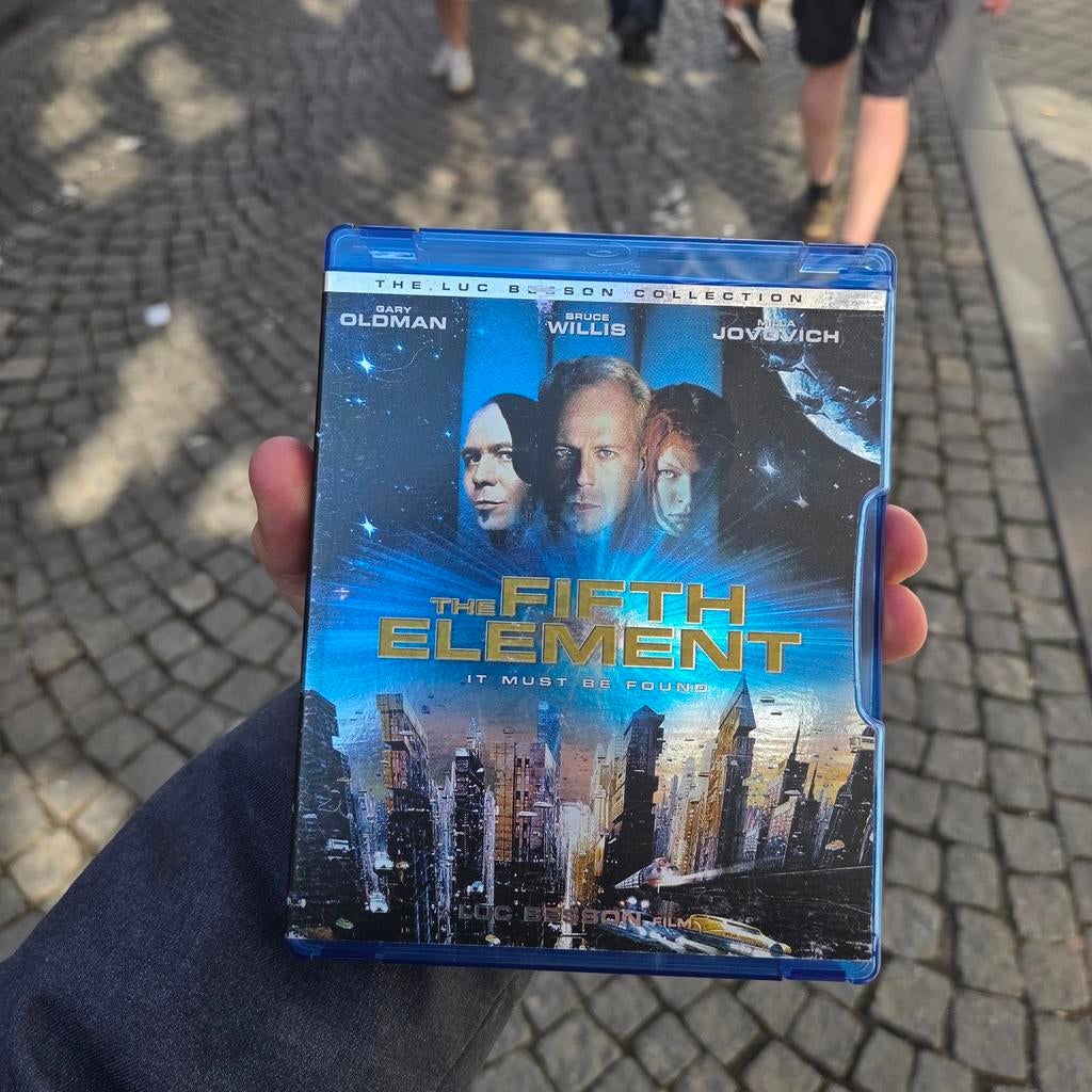 The fifth element, Ophalen of Verzenden