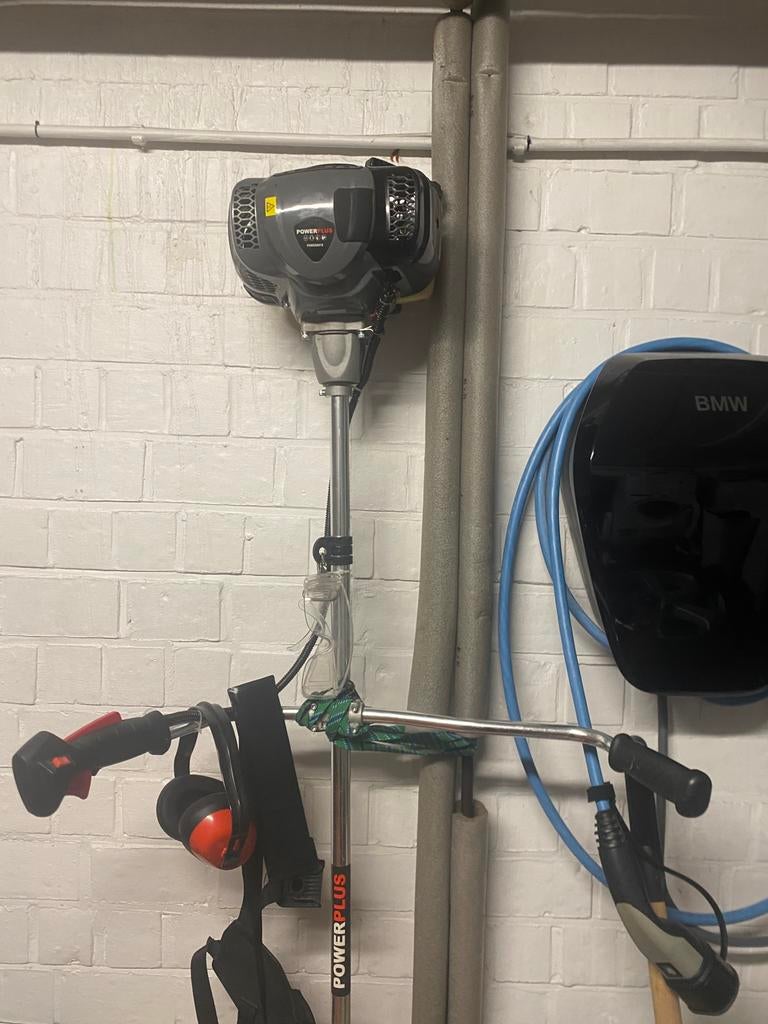 Débroussailleuse, Enlèvement, Comme neuf