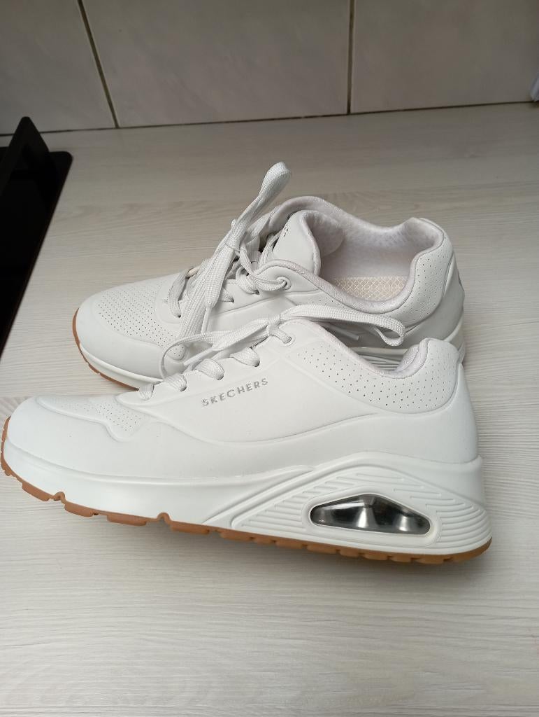 witte skechers uno maat 39, Kleding | Dames, Schoenen, Skechers, Wit, Ophalen of Verzenden, Zo goed als nieuw