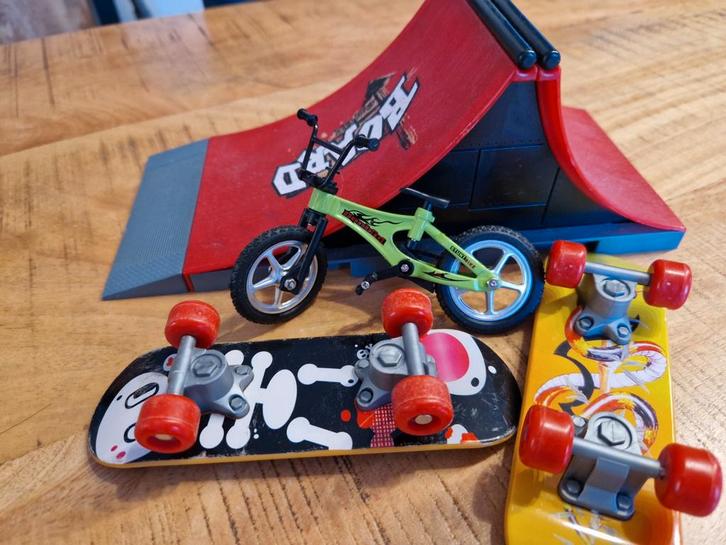Groot Lot skateboards, ramp, fiets e.d., Kinderen en Baby's, Speelgoed | Overig, Ophalen