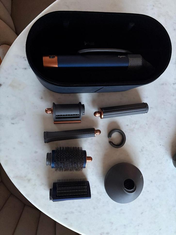 Dyson Airwrap te koop – zo goed als nieuw, Handtassen en Accessoires, Uiterlijk | Haarverzorging, Zo goed als nieuw, Haardroger